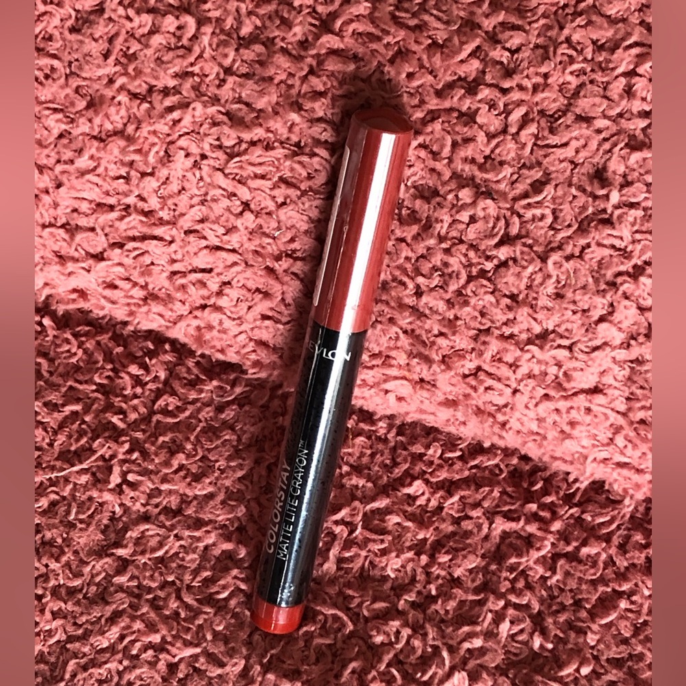 Revlon ColorStay Matte Lite Crayon Lipstick - Picture 11 of 12